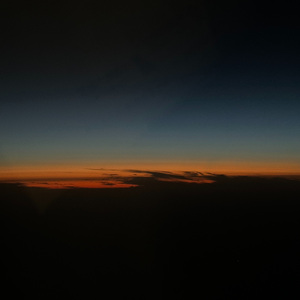 吃少妇奶头一丝不挂裸体
